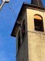 Le départ de la cloche de l'église pour se refaire une beauté ! 