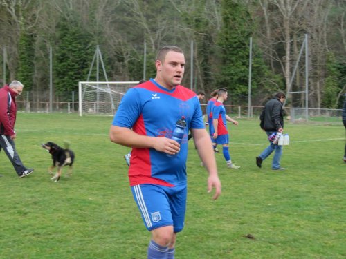 Ce dimanche, une rencontre sur le stade de foot