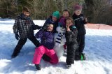 La neige au bout des raquettes des écoliers