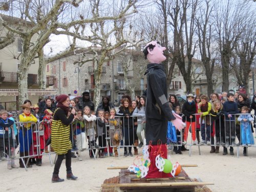 Ciel maussade, mais Carnaval joyeux !