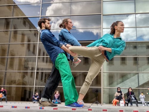 Un spectacle chorégraphique sur la place du Champ de Mars, vendredi 4 mai