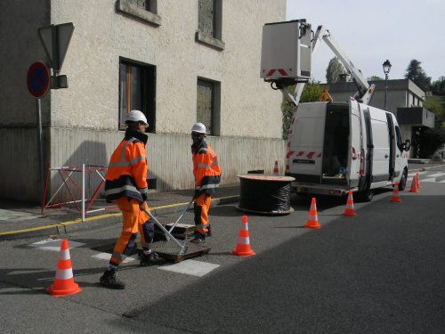 La pose des câbles de fibres souterrains ou aériens par ADN se poursuit !