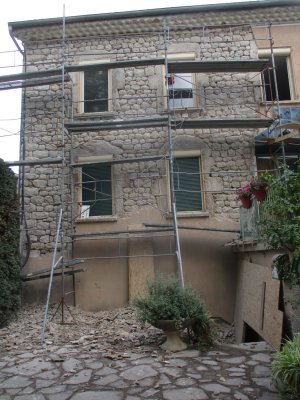 Suite des travaux sur la façade de la Mairie