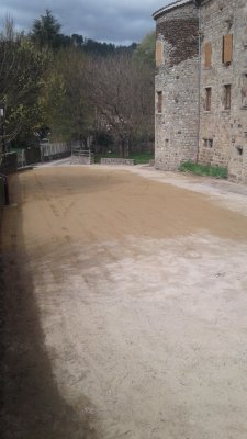 Préparation de jeux pour un concours de boules lyonnaises