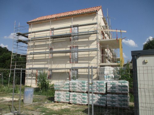 Les façades de la micro-crèche et des logements à Sportissage prennent forme